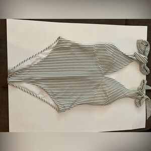 H&M Striped one piece bathing suits (360)
